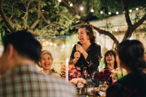 Flower arrangements in parties Image 5